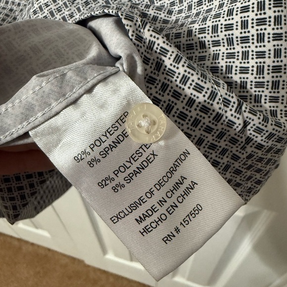 Tahari Men’s Slim Fit Casual Button Down Short Sleeve Shirt Size Medium - Picture 4 of 10